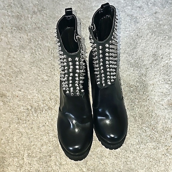 Fashion Nova - Picture 1 of 7